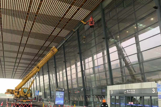 黄冈玻璃幕墙维护和保养